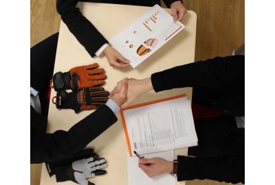 Loi d’encadrement de la fast-fashion : ROSTAING, le leader français des gants de protection devient l’un des premiers acteurs du secteur EPI à mettre en place la mesure de l’impact environnemental de ses produits.